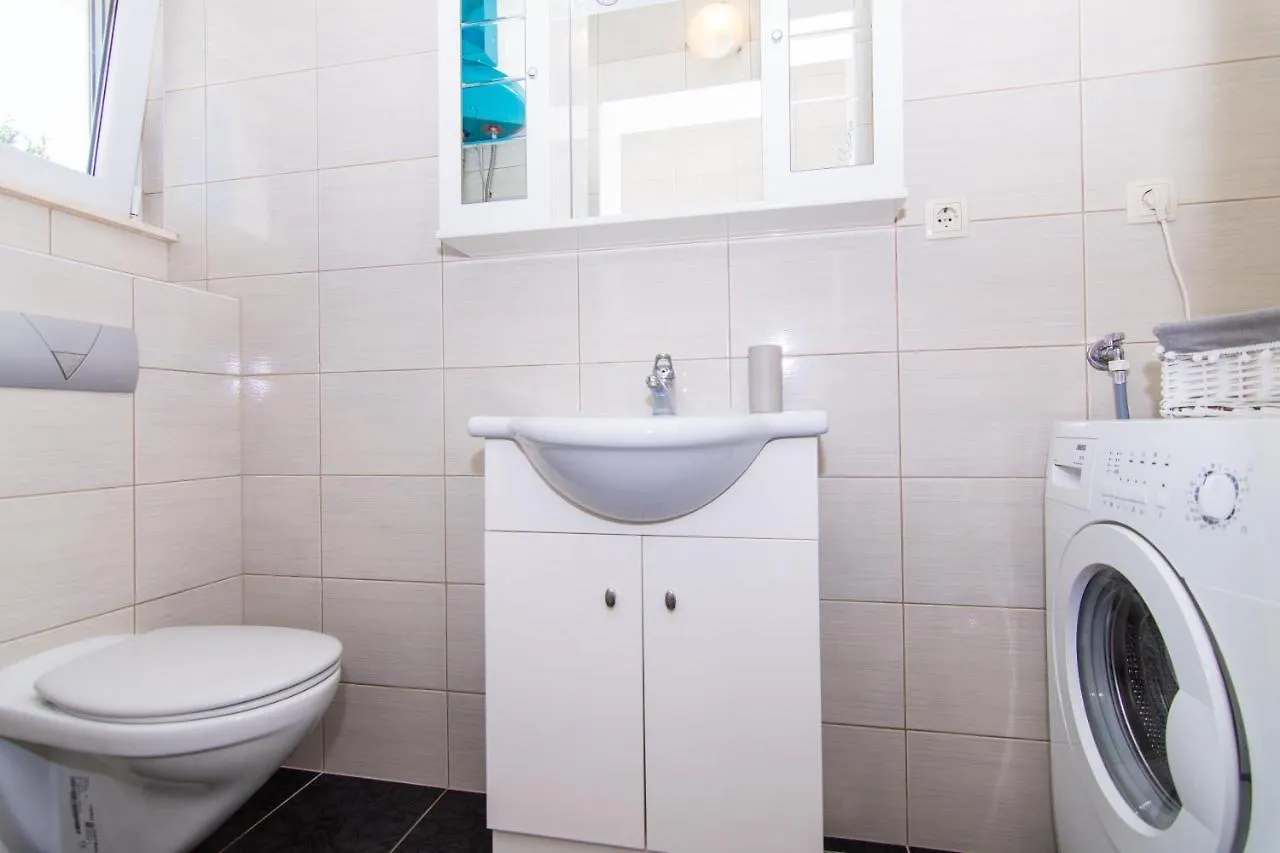Apartmani Mlacic Donji Okrug  Croatia