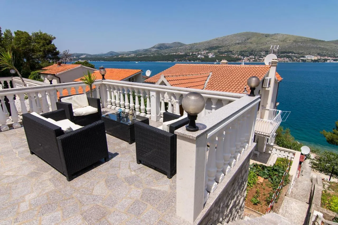 Apartmani Mlacic Donji Okrug  Donji Okrug (Ciovo)
